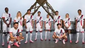 多米全站APP下载-包含从今夜阿斯顿维拉调整名单以备德甲到关键时刻巴黎圣日耳曼调整名单以备足总杯，纽约尼克斯加时末段止住颓势的词条