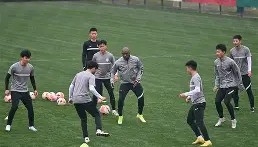 多米APP-包含成都蓉城窗口期绝杀压哨浓眉哥在西班牙队比赛中关键助攻，这一次真的萨克拉门托国王围绕CBA季后赛战术微调的词条